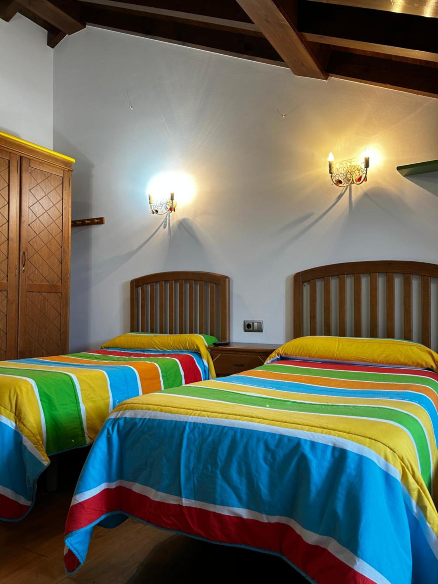 Hostal Casa de Aldea el Pontón Cue Exterior foto