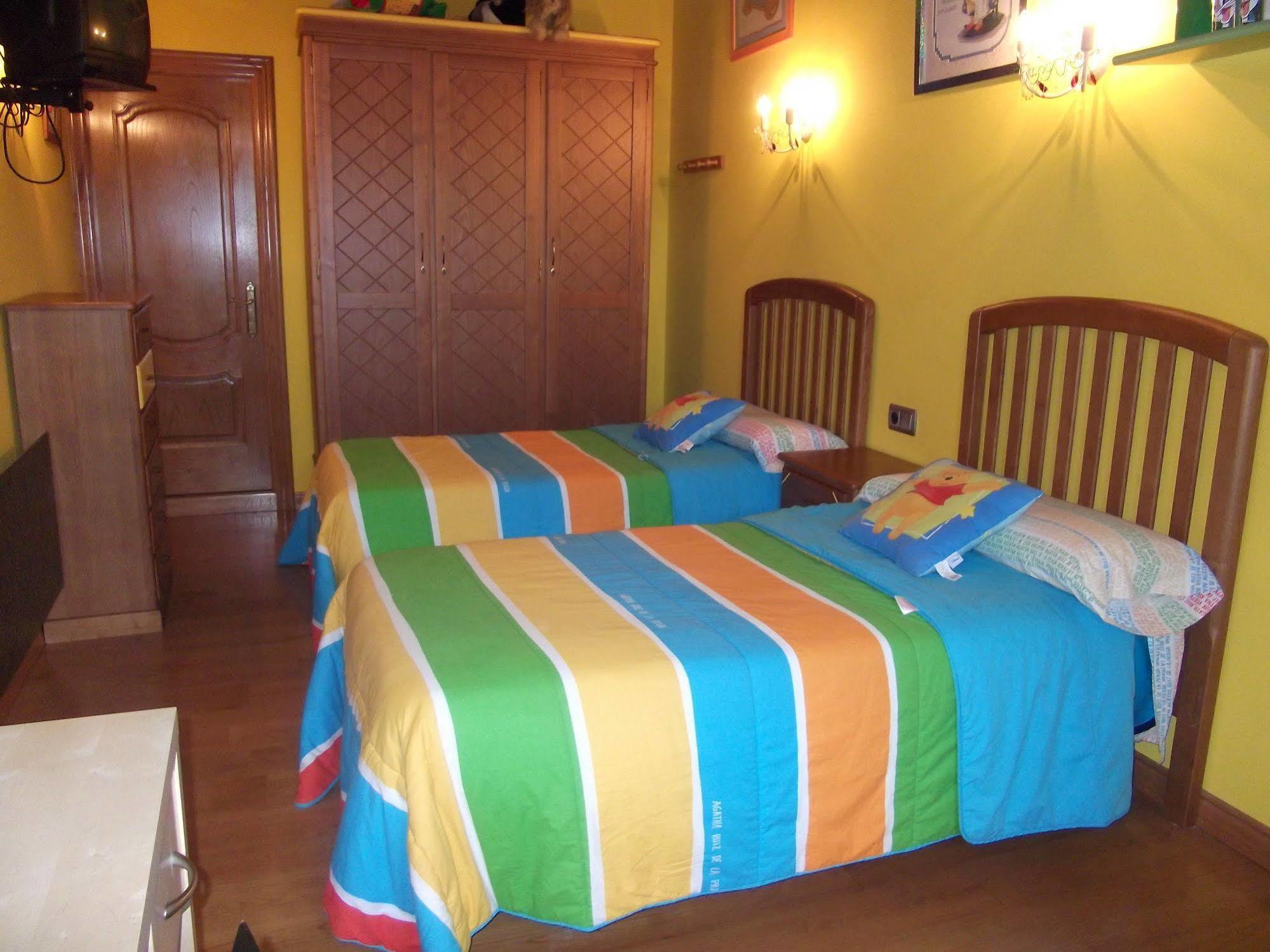 Hostal Casa de Aldea el Pontón Cue Exterior foto